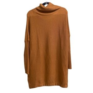 XL, Lillusory, Oversized Tan Turtleneck, 50% Viscose, 30%Polyamide, 20%Polyester